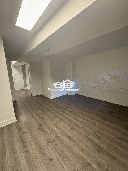 Building Photo - 2586 Edmondson Ave