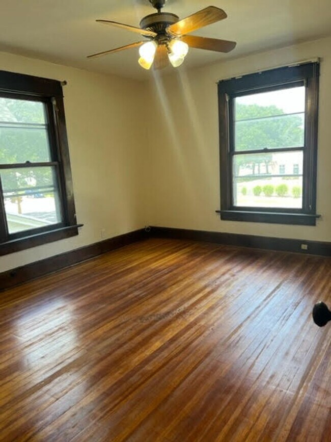 Building Photo - 1843-1845 W 3rd St