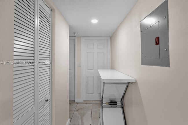 Building Photo - 329 W 68th St