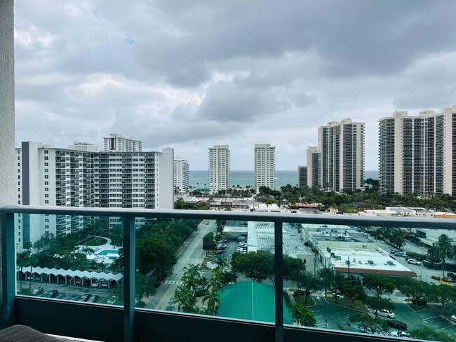 Building Photo - 3333 NE 32nd Ave