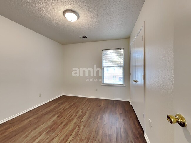 Building Photo - 4026 Holly Leaf Court