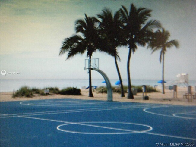 Building Photo - 2430 SE 17th St