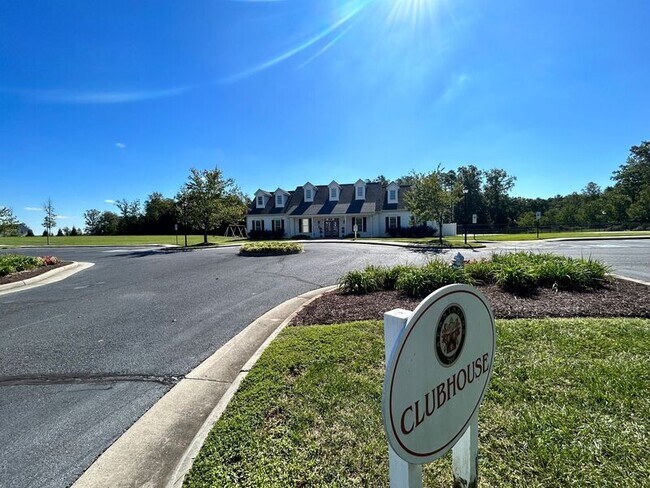 Building Photo - 2157 Kennington Pkwy N