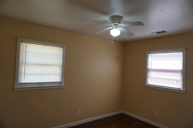 Building Photo - 3114 37th St