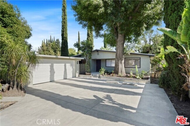 Building Photo - 18244 Jovan St