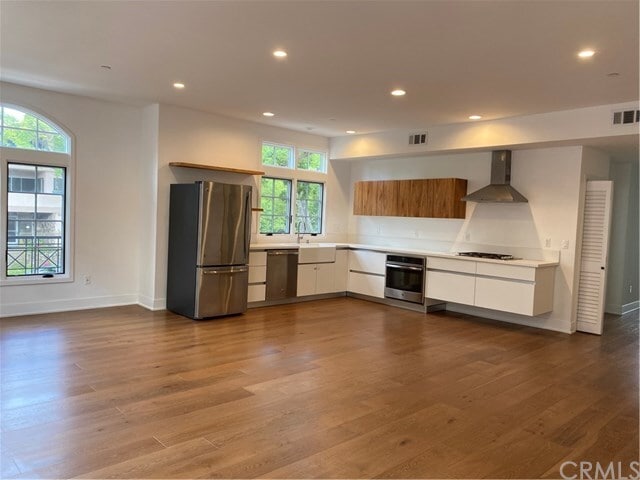 Building Photo - 288 S Oakland Ave