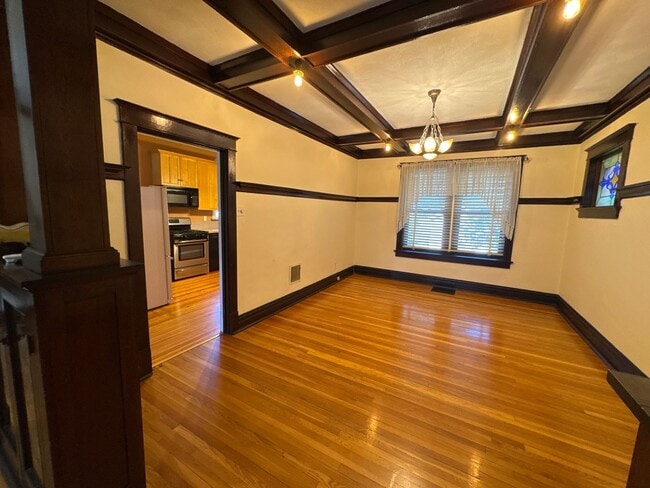 Building Photo - 4949 Nottingham Ave