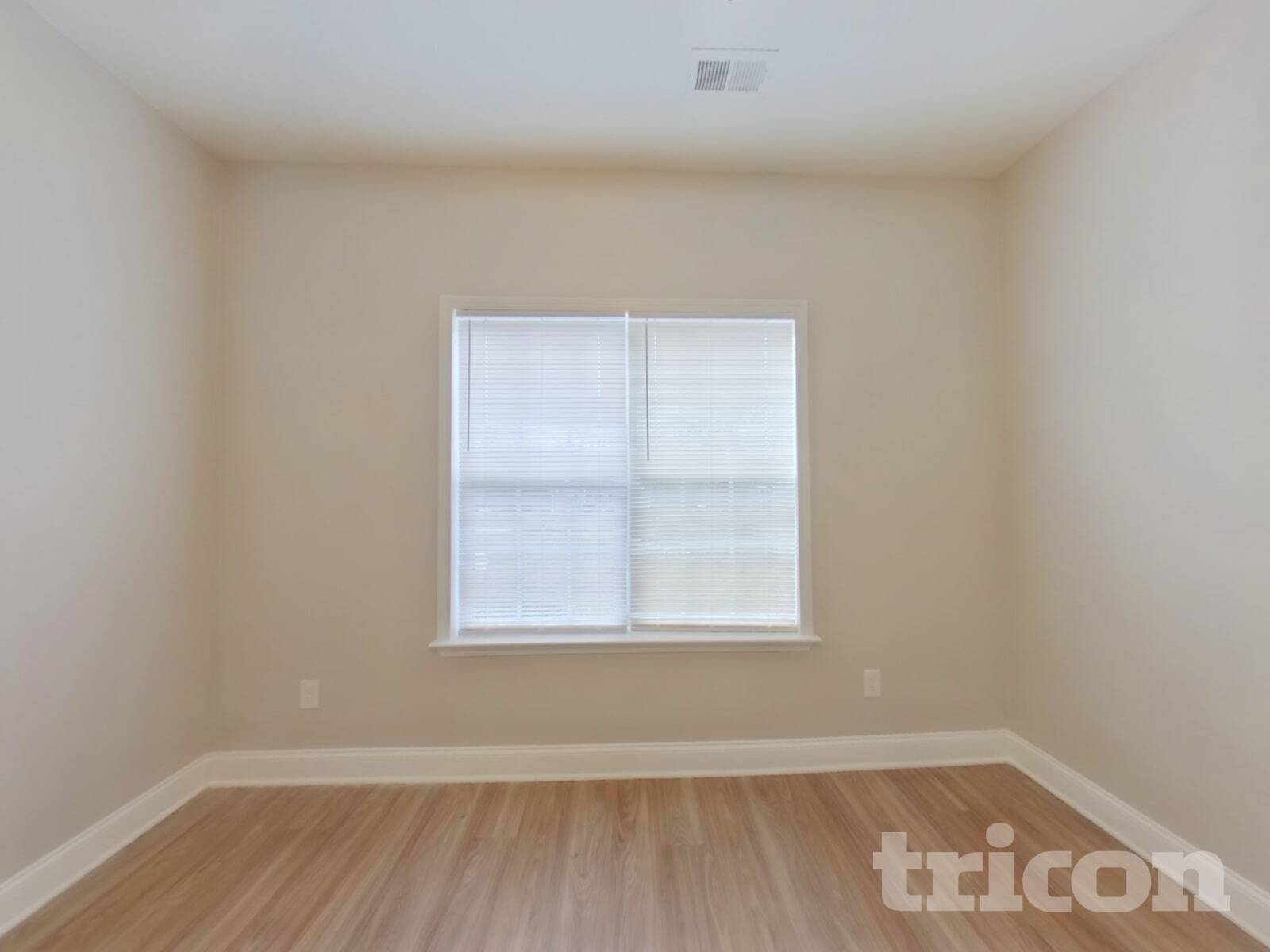 Building Photo - 2304 Larkspur Ln