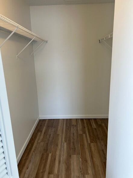 Master closet - 1004 Green Pine Blvd