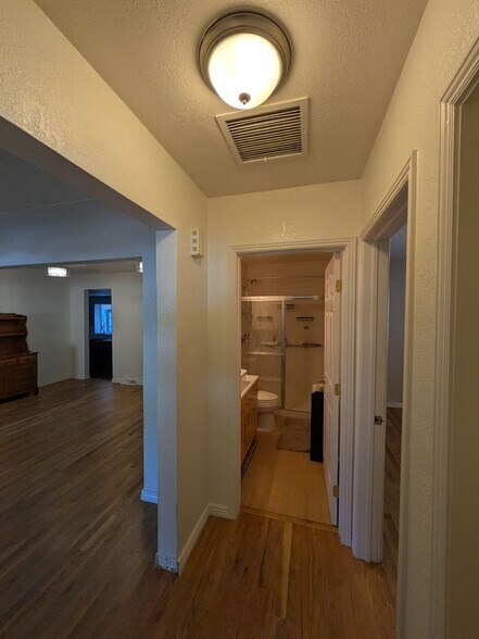 Building Photo - 4209 S Sherman St