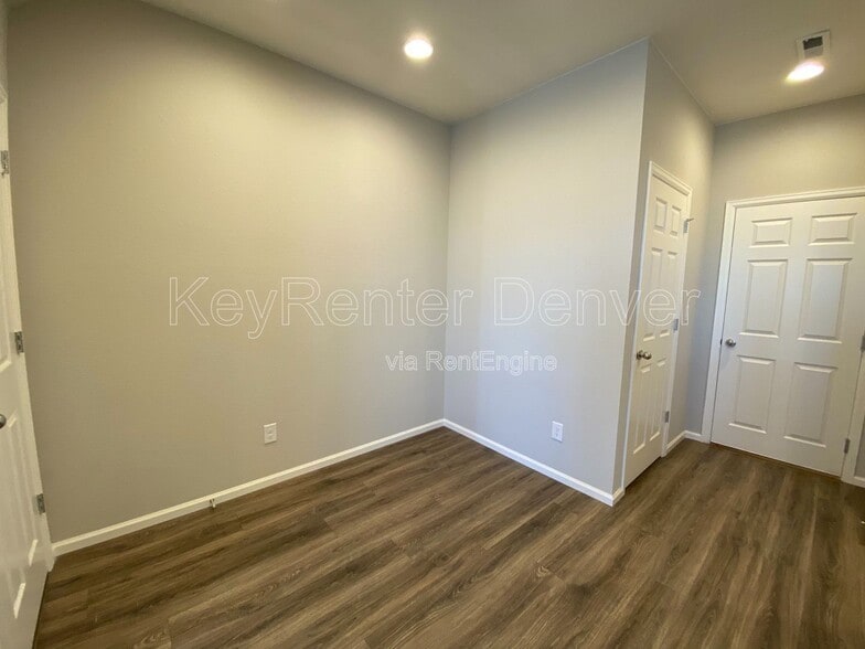 Building Photo - 4725 Memphis St