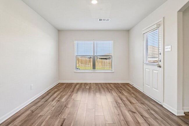 Building Photo - 712 Trinity Trl