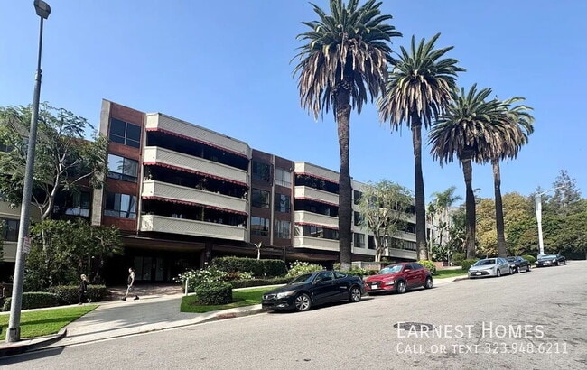 Building Photo - 1745 Camino Palmero St