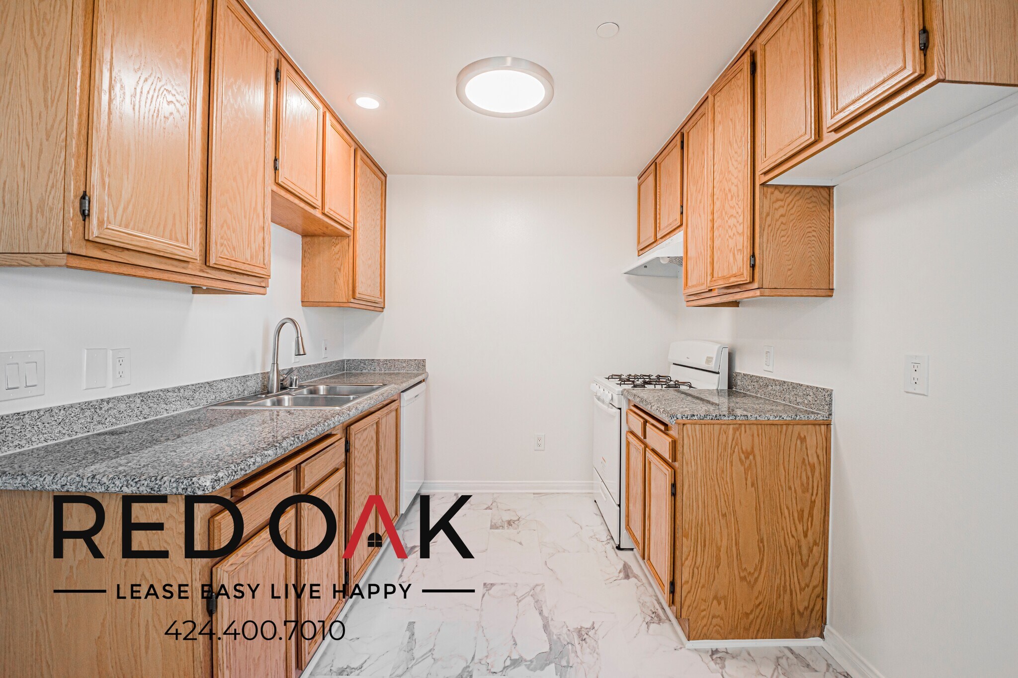 Building Photo - 326 S Westlake Ave