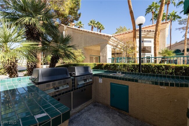 Building Photo - 2251 Wigwam Pkwy