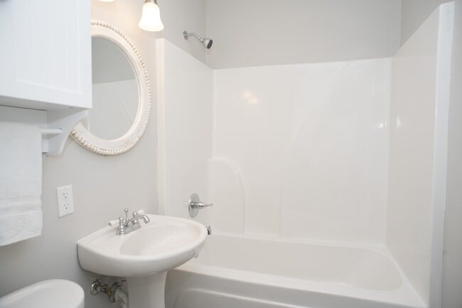 Building Photo - 109 Walnut St