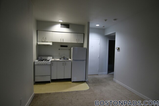 Building Photo - 548 Columbus Ave