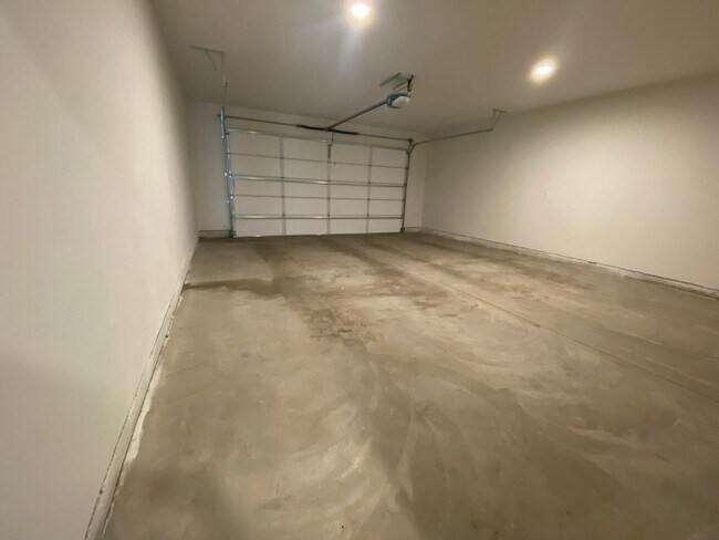 Building Photo - 2513 N Benjamin Ln