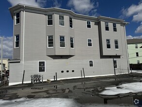 Building Photo - 27 Camp St