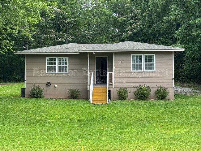 Primary Photo - 918 Poplar Rd