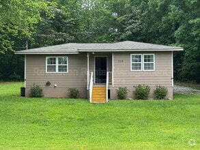 Building Photo - 918 Poplar Rd