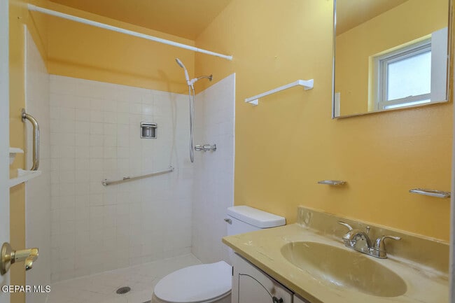 Building Photo - 2125 Pacheco Dr
