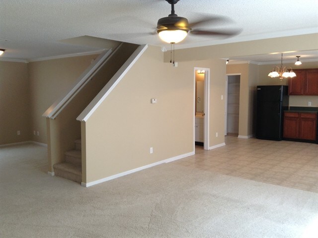 Building Photo - 9217 Middlebury Way