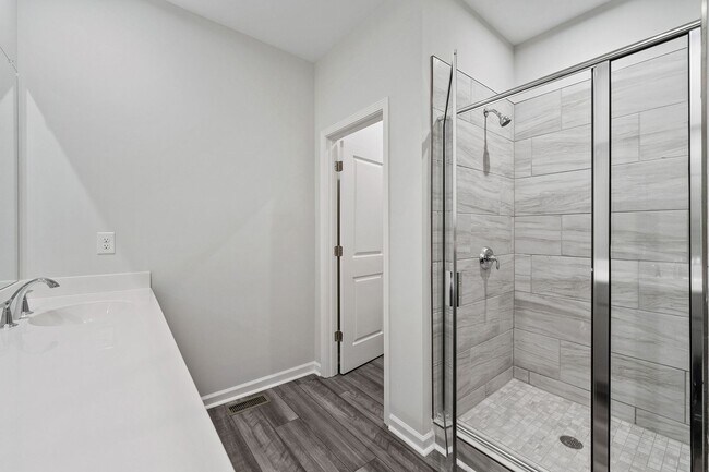 Building Photo - BRAND NEW Townhome located in Westside Ben...