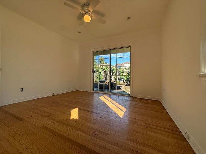 Building Photo - 2217 Selby Ave