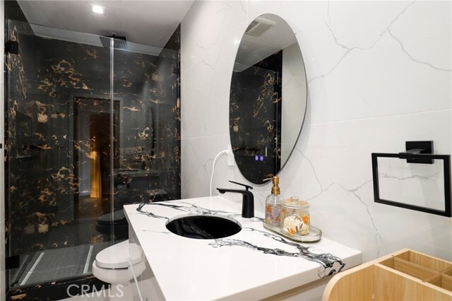 Building Photo - 9742 Farralone Ave