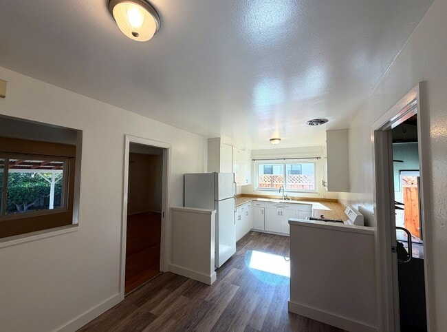 Building Photo - UPDATED LARGE 1500 sq/ft 3BR/2BA Cherry Chase Sunnyvale Home AVAILABLE NOW