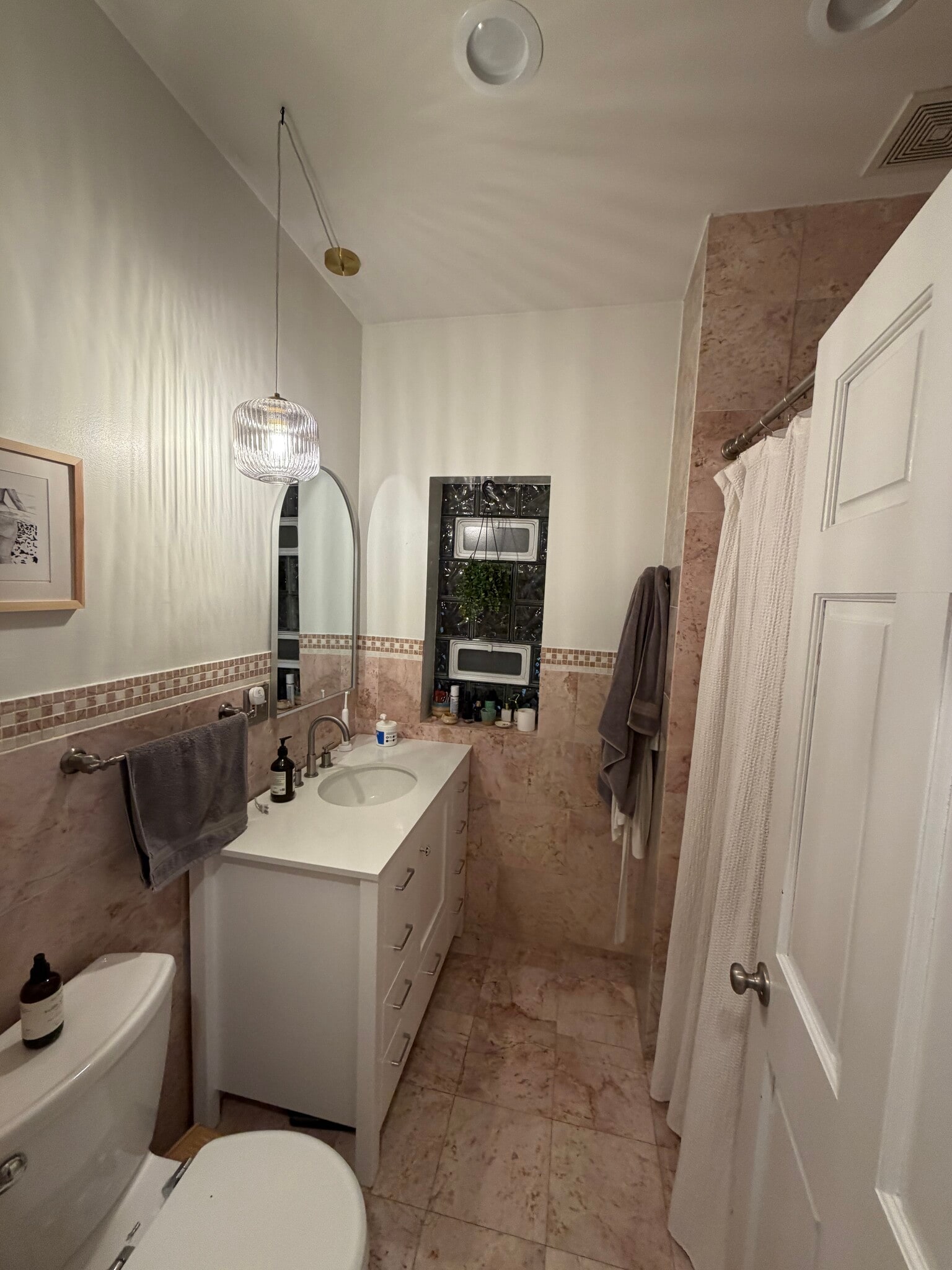 Bathroom - 2614 W Thomas St