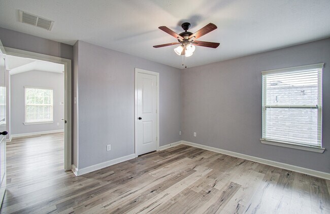 Building Photo - 12935 Northpointe Bend Dr