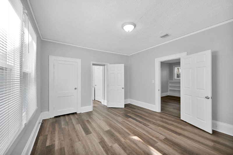 Building Photo - 326 Basswood St