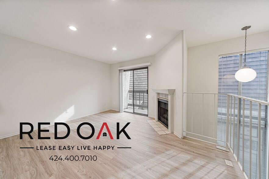 Building Photo - 15050 Moorpark St