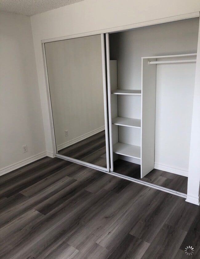 Building Photo - 1402 N Alta Vista Blvd