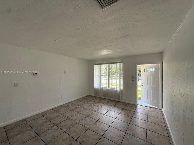Building Photo - 2900 NW 5th St