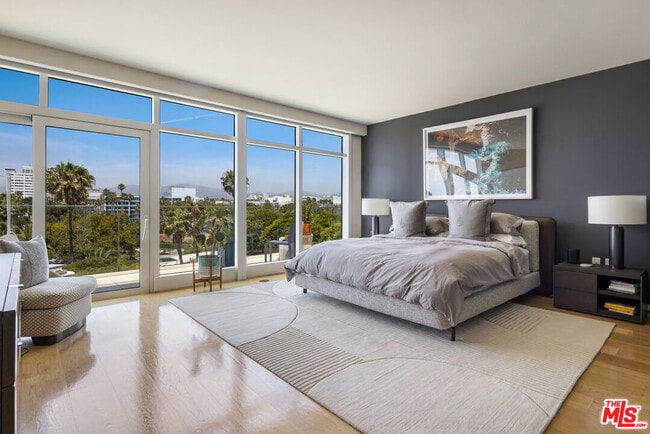 Building Photo - 1705 Ocean Ave