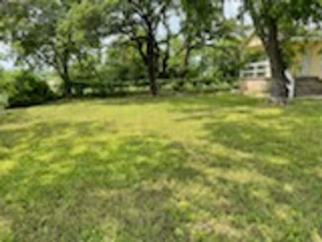 Building Photo - 2903 N U.S. Hwy 281