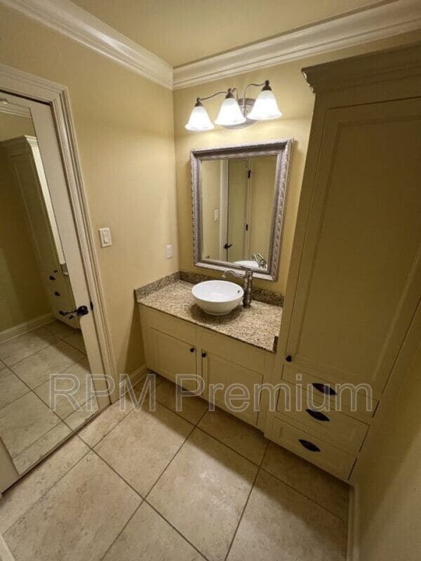 Building Photo - 17703 Shady Creek Ave