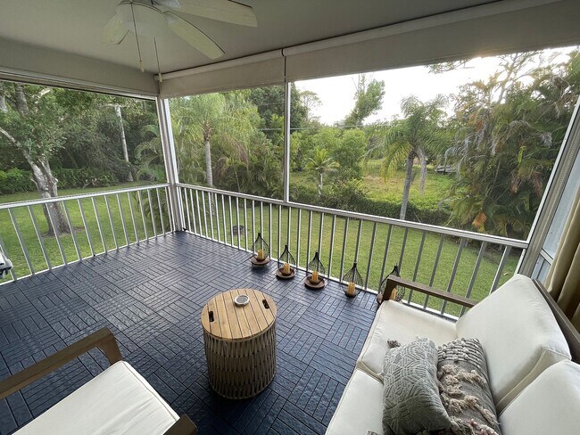 Building Photo - 1337 Center Ln