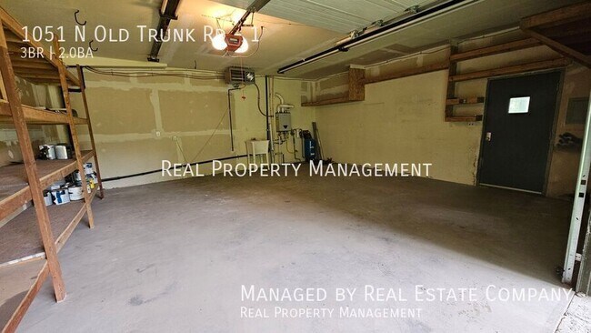 Building Photo - 1051 N Old Trunk Rd