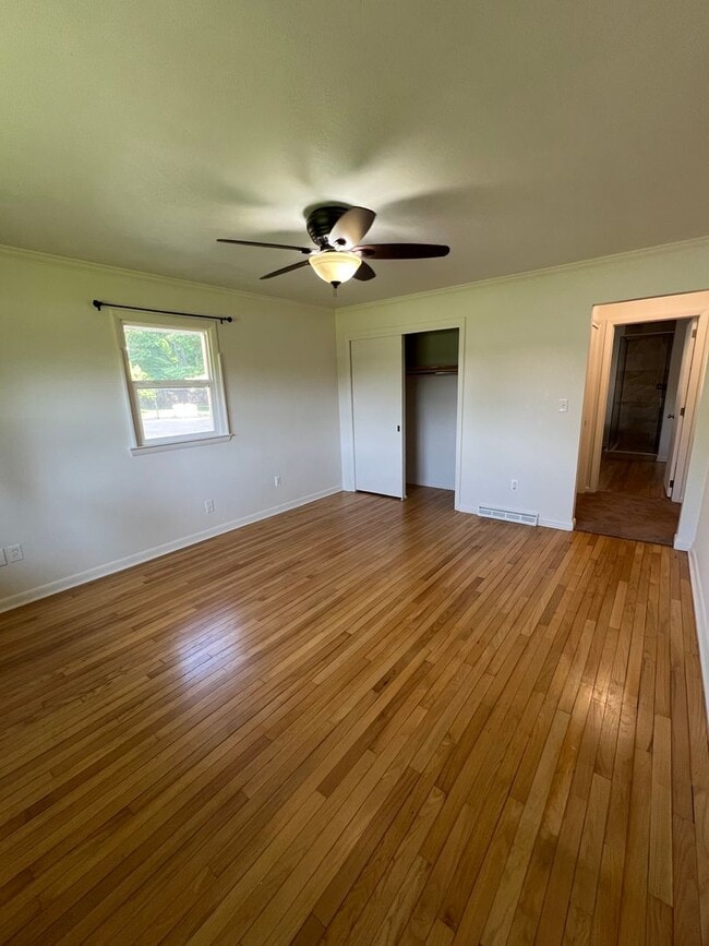 Building Photo - Home with Paradise Setting in Backyard! Available July 2026!! $2,400 Monthly!