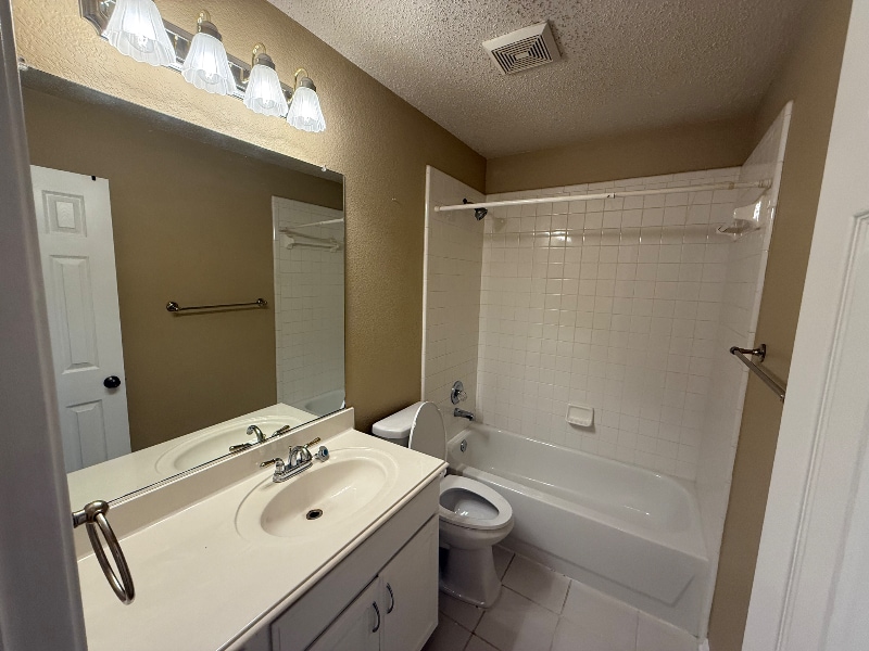 Building Photo - 1022 Dickens Ln