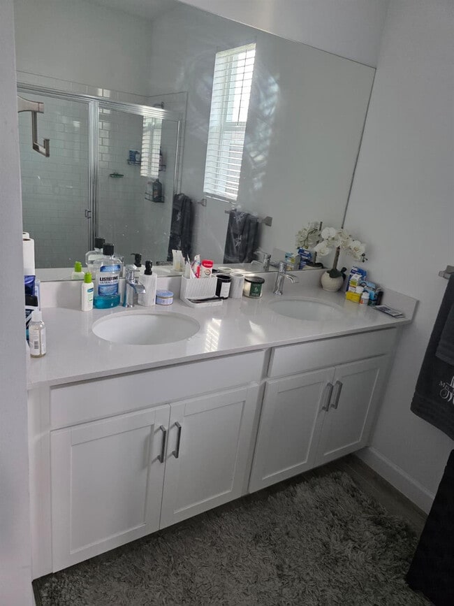 Building Photo - 10495 SW Orana Dr