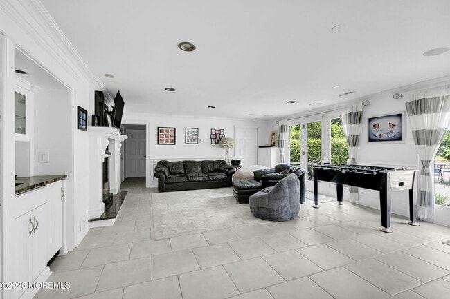 Building Photo - 16 Bingham Hill Cir