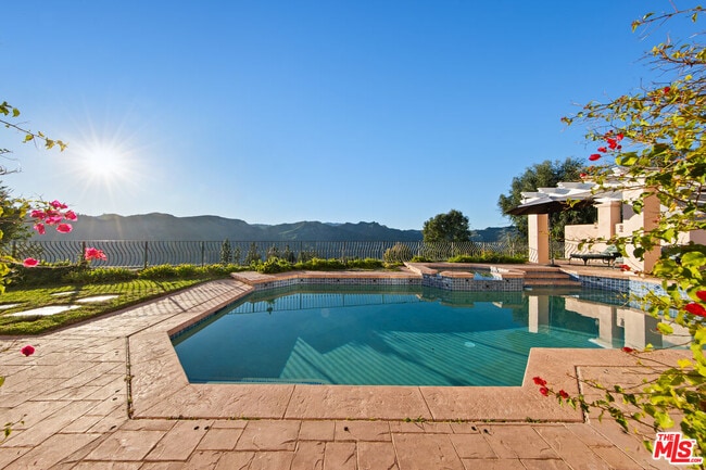 Building Photo - 1415 Cuesta Linda Dr