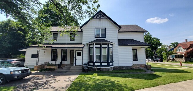 Building Photo - Downtown Traverse City Rental – 1BR Street...