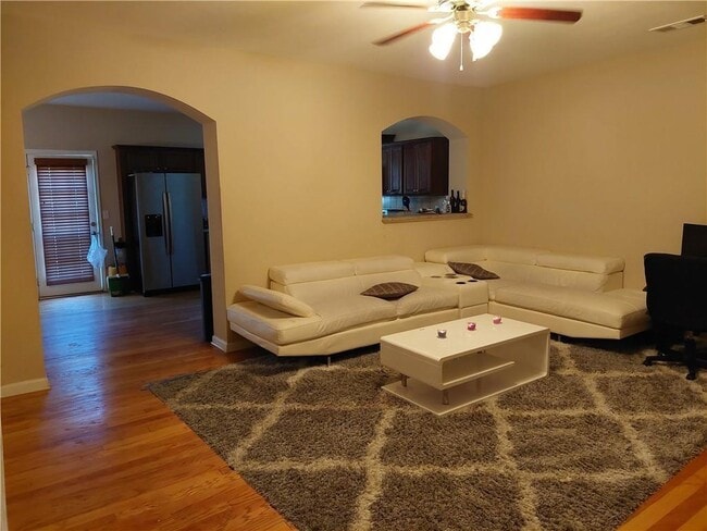 Building Photo - 13 Burns View Ct