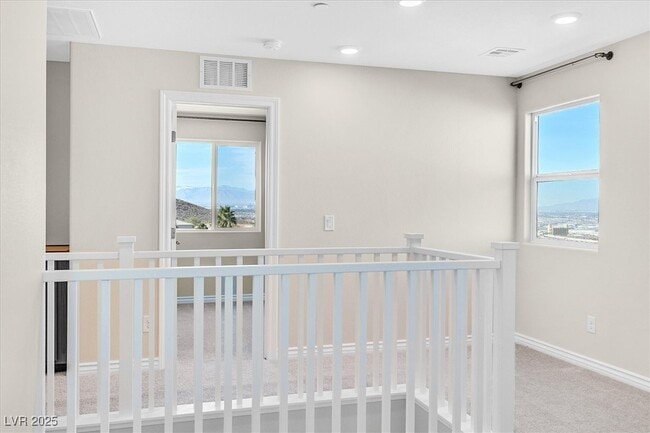 Building Photo - 366 Rosefinch St